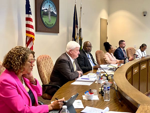 Roanoke City Council Votes To Raise Its Pay, Which Will Nearly Double By 2027